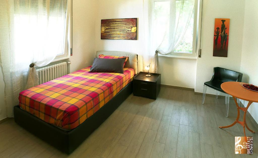 B&B La Chiave Di Sol Como Ruang foto